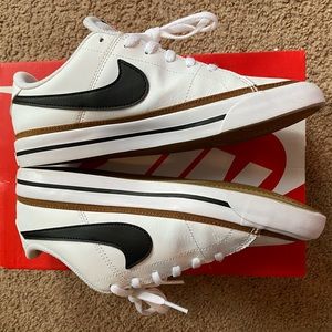 Nike Court Legacy Low Top Sneaker